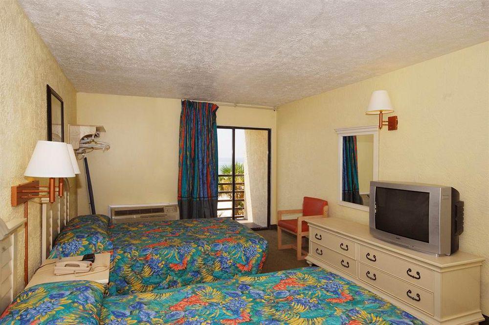 Ramada By Wyndham Panama City Beach / Beachfront Екстер'єр фото