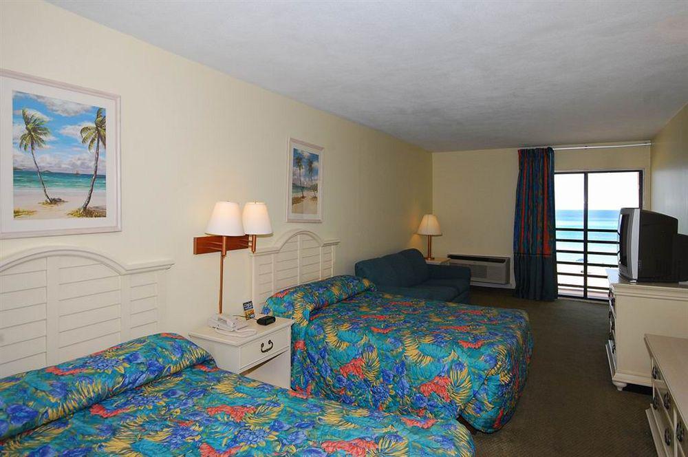 Ramada By Wyndham Panama City Beach / Beachfront Екстер'єр фото
