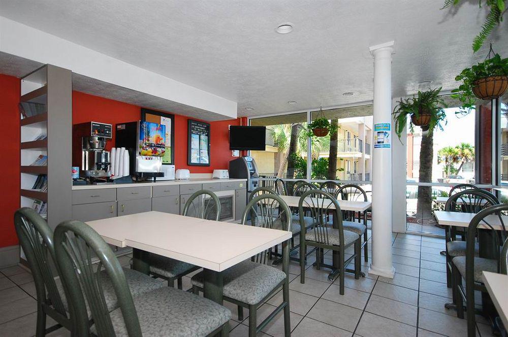 Ramada By Wyndham Panama City Beach / Beachfront Екстер'єр фото