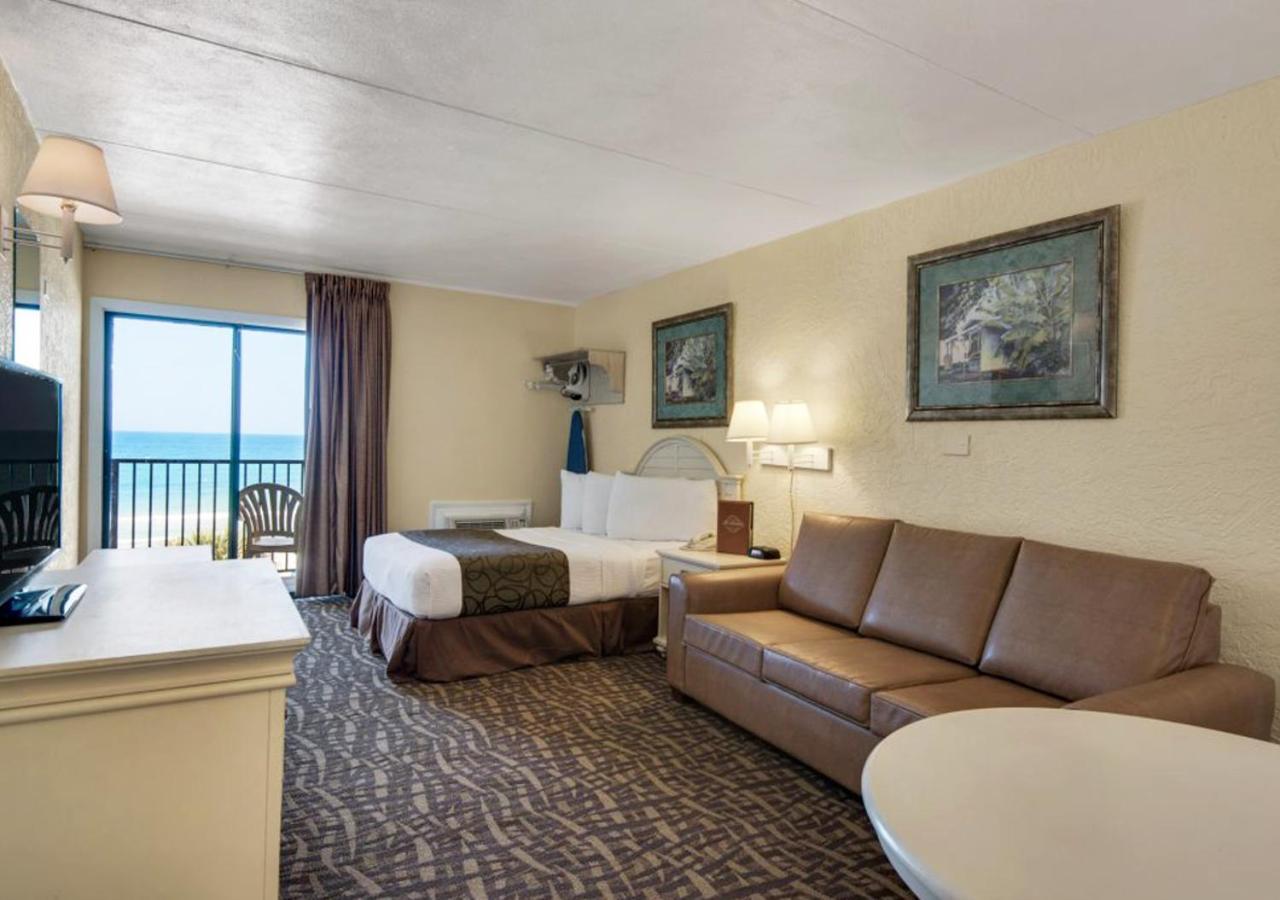 Ramada By Wyndham Panama City Beach / Beachfront Екстер'єр фото