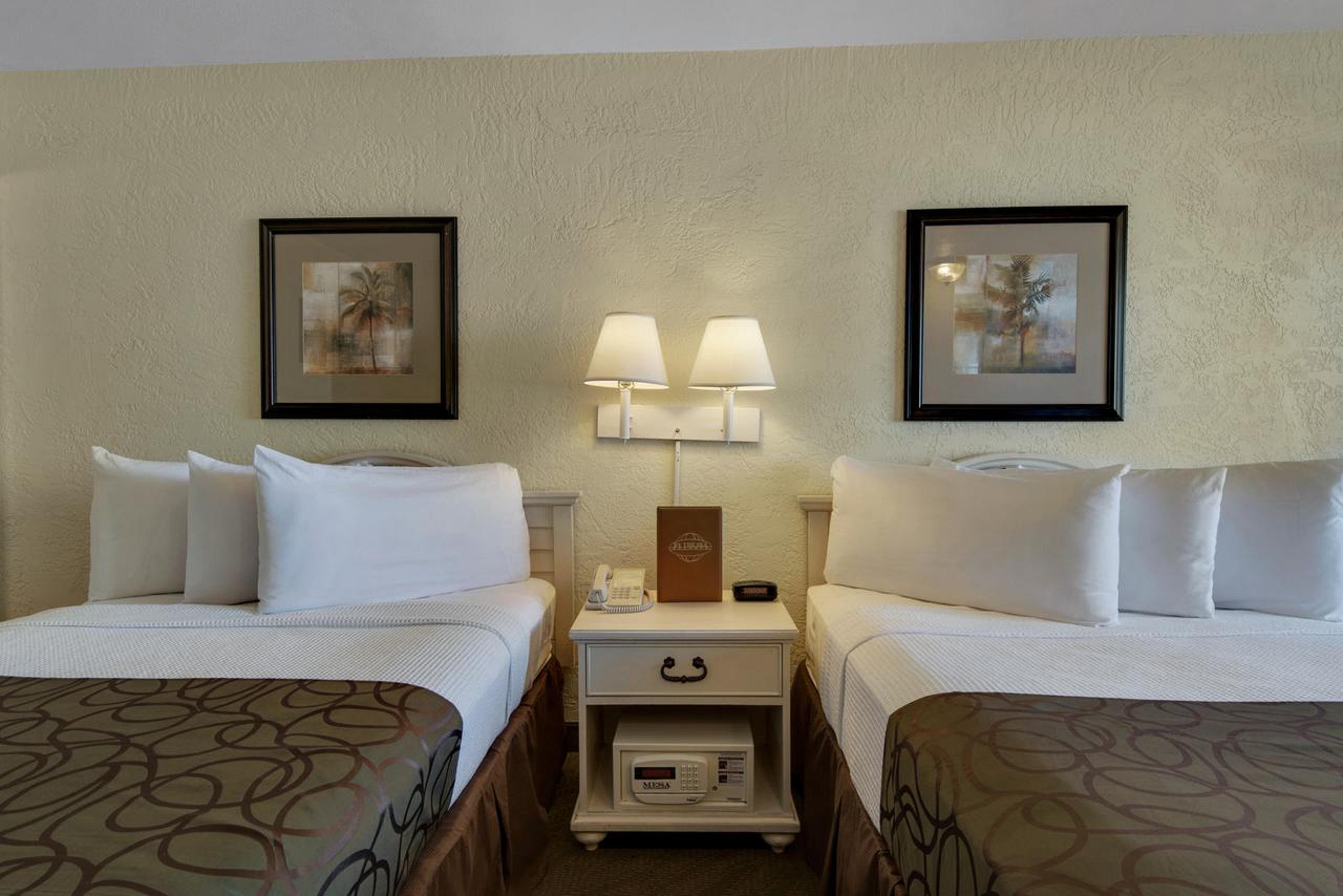 Ramada By Wyndham Panama City Beach / Beachfront Екстер'єр фото
