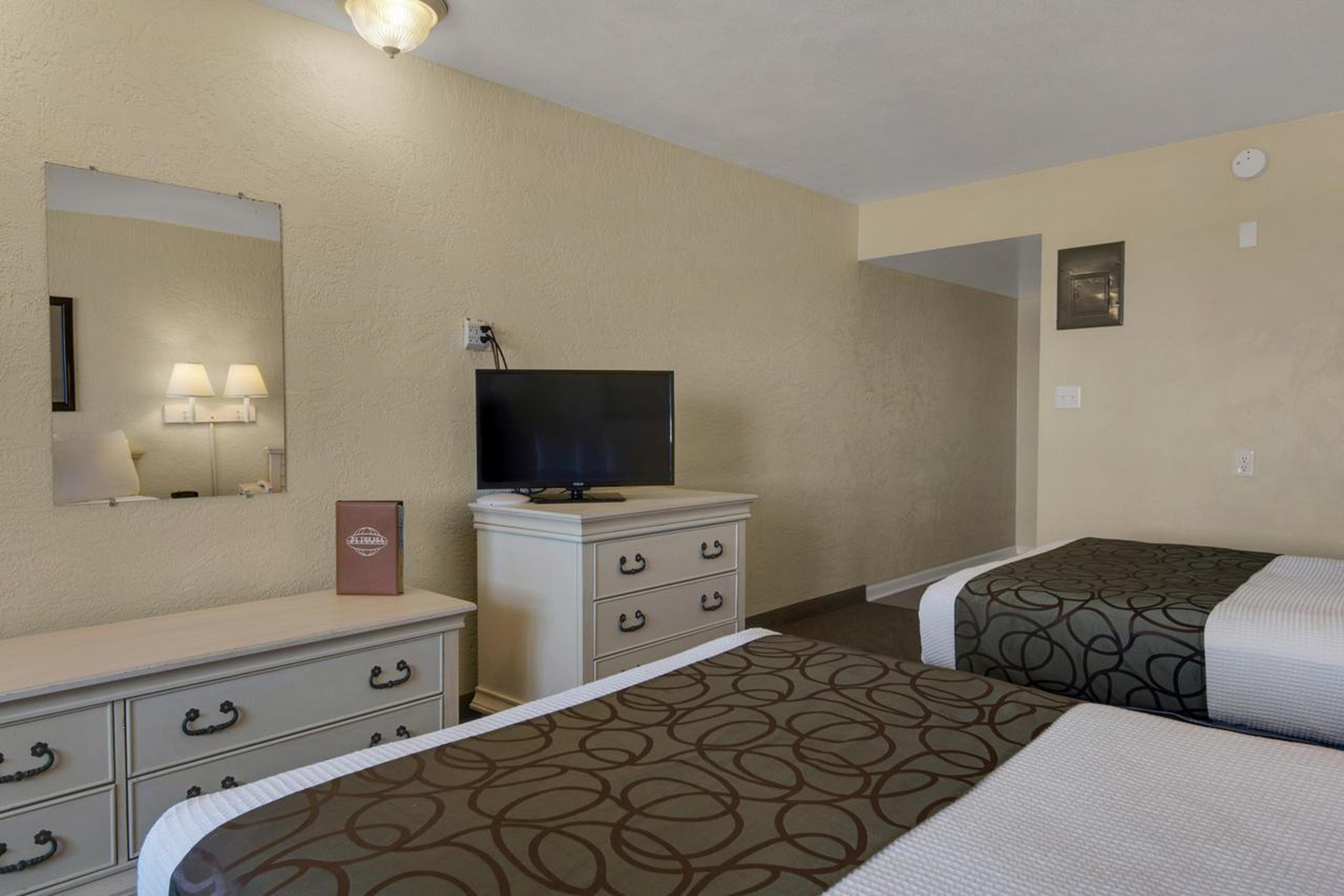 Ramada By Wyndham Panama City Beach / Beachfront Екстер'єр фото