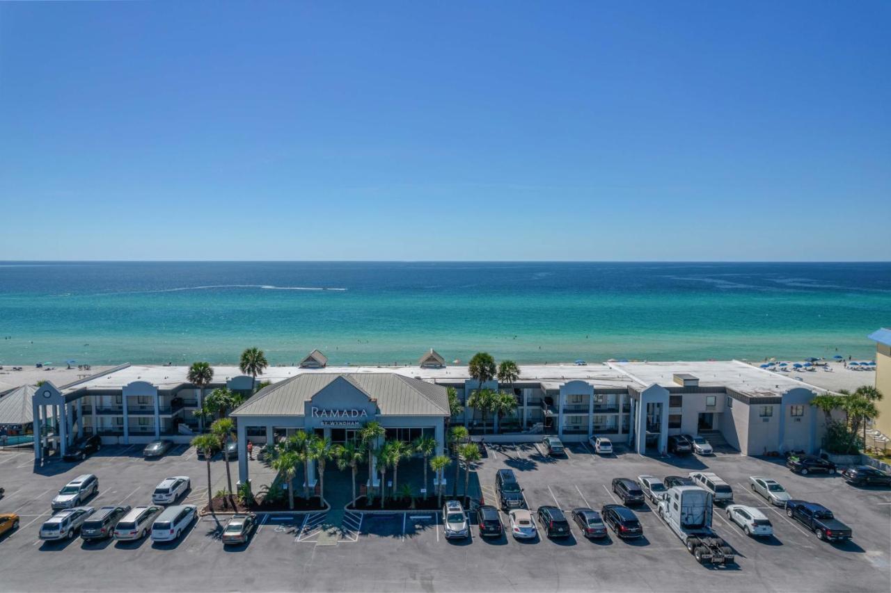 Ramada By Wyndham Panama City Beach / Beachfront Екстер'єр фото