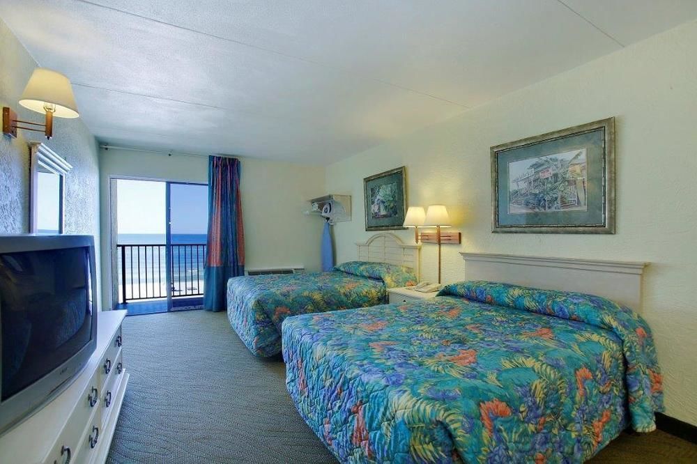Ramada By Wyndham Panama City Beach / Beachfront Екстер'єр фото