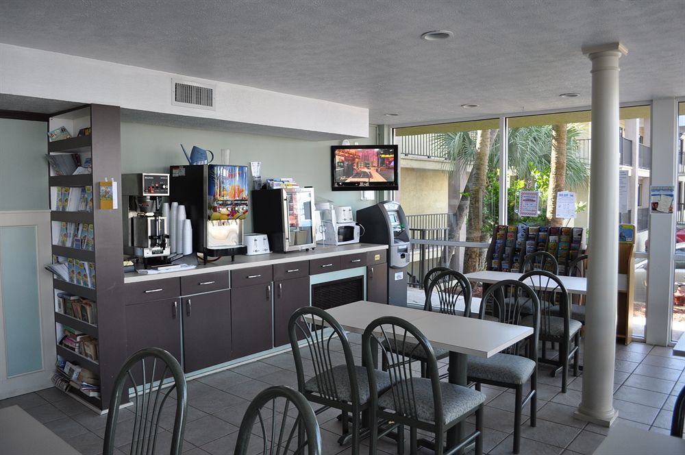Ramada By Wyndham Panama City Beach / Beachfront Екстер'єр фото